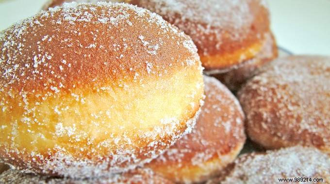 Easy and Cheap:The Delicious Alsatian Carnival Beignets Recipe. 