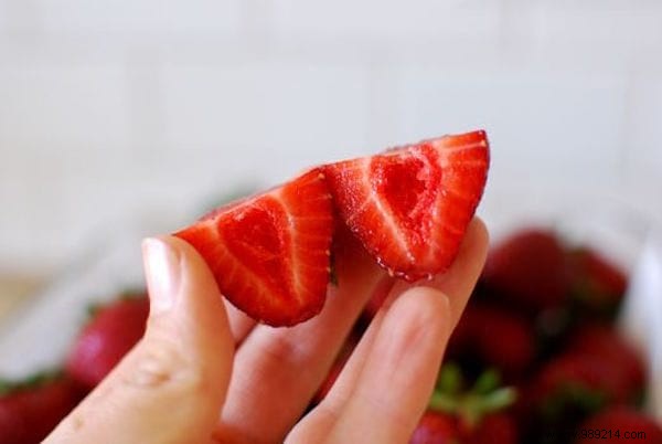 9 Simple Tips For Choosing Delicious Strawberries Every Time. 