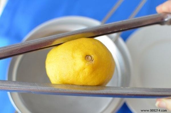 8 Tips To Get The MAXIMUM Juice From A Lemon Effortlessly. 