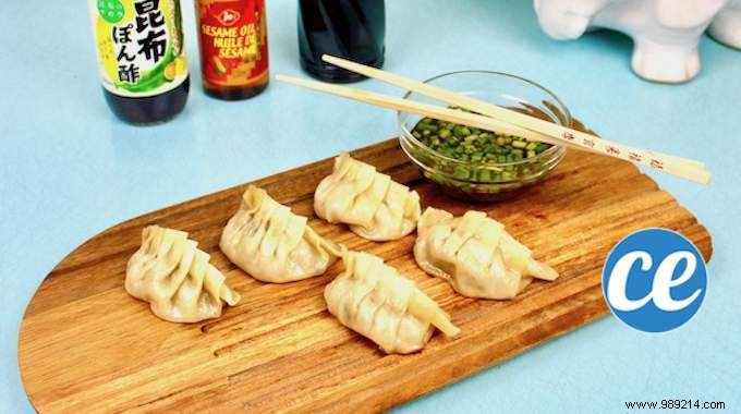 Easy And Fast:The Delicious Recipe for GYOZAS, the Famous Japanese Dumplings. 