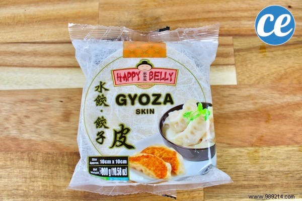 Easy And Fast:The Delicious Recipe for GYOZAS, the Famous Japanese Dumplings. 