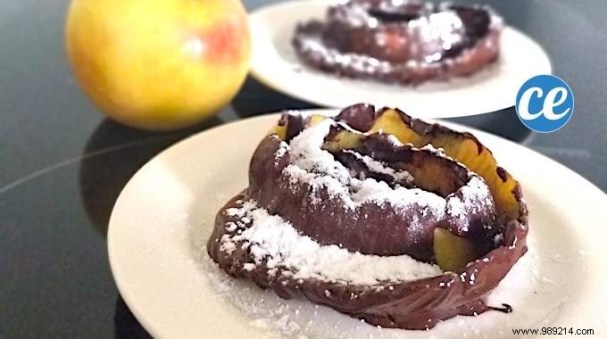 Delicious and Easy to Make:The Recipe for Chocolate Apple Rosettes. 