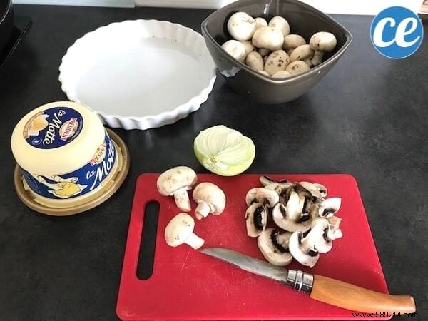 Delicious And Super Easy:The Mushroom And Onion Pie Recipe. 