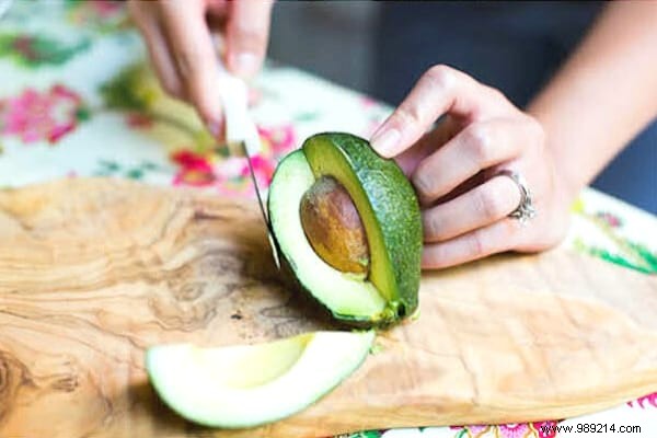 THE Genius Trick To Peel an Avocado In 1 Minute! 