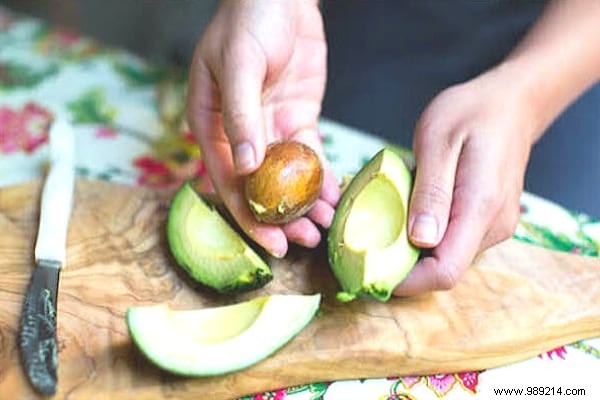 THE Genius Trick To Peel an Avocado In 1 Minute! 