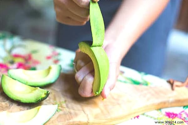 THE Genius Trick To Peel an Avocado In 1 Minute! 