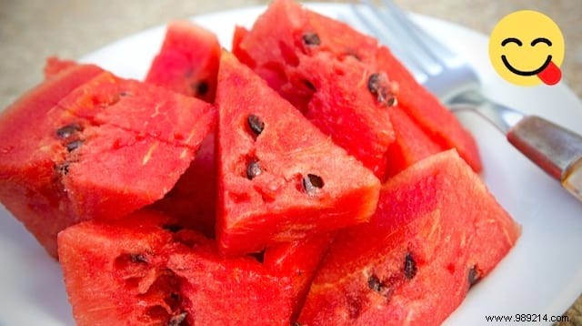 The Tip To Cut A Watermelon Into Triangles In 30 Secs Chrono. 