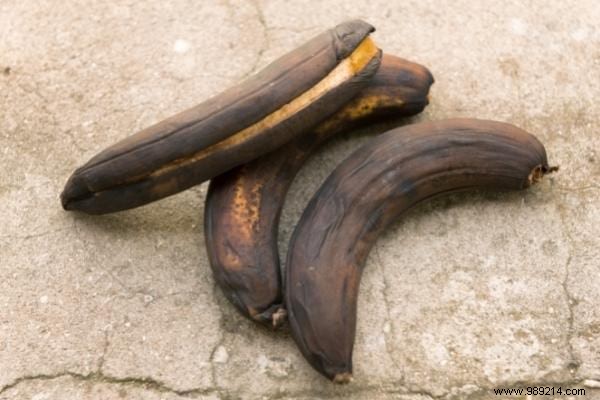 Can You Eat a Dark Banana That s Too Ripe? 