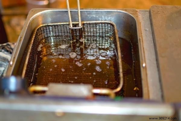 Can You Reuse Frying Oil WITHOUT Danger To Your Health? 