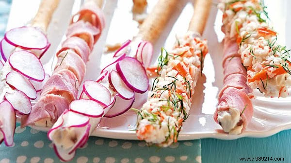 Christmas Appetizers:16 Inexpensive and Super Easy Recipes to Make! 