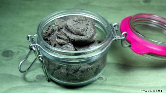 The Homemade Clay Scrub Oily Skin Will Love. 