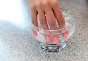 The Tip To Dry Nail Polish In 3 Minutes. 