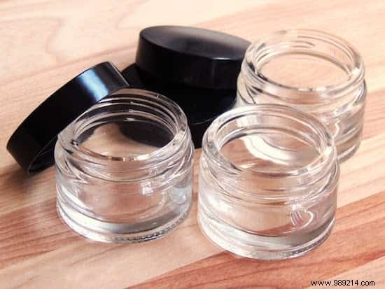 Super Easy to Make:The 100% Natural Lip Balm Recipe. 