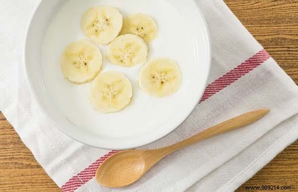 10 Natural Recipes To Straighten Your Hair EASILY. 