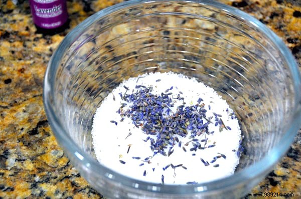 Need To Relax? The Easy Recipe for ANTI-STRESS Bath Salts. 