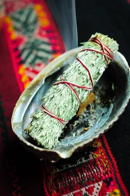 Burning Sage:11 Incredible Health Benefits. 