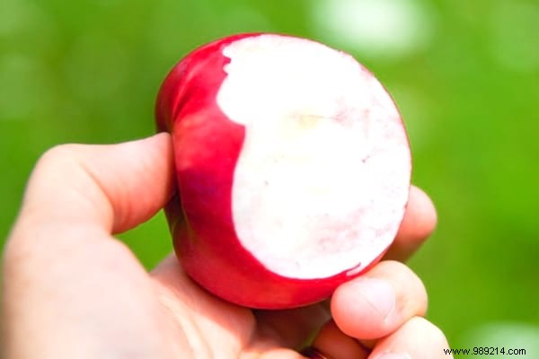 11 Health Benefits of Apples (That Will Surprise You). 