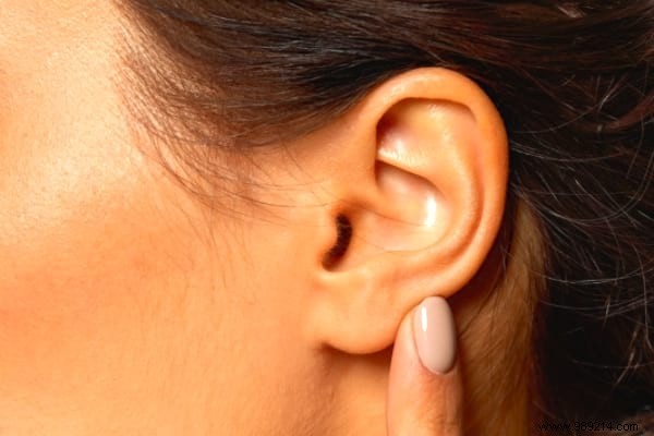 Forget Cotton Swabs! Here s How To Safely Clean Your Ears. 