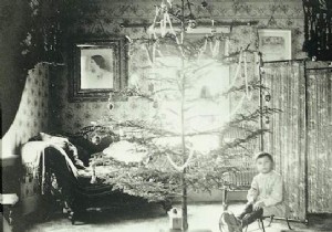 This is what Christmas trees looked like 100 years ago (12 photos). 