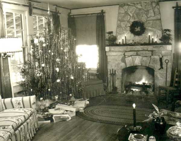 This is what Christmas trees looked like 100 years ago (12 photos). 