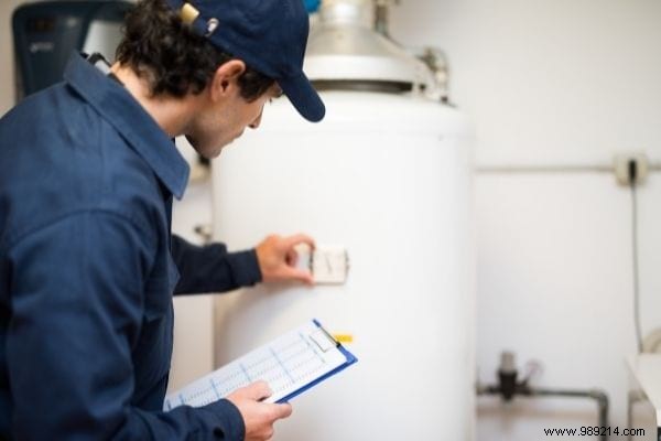 6 Tips To Save Hot Water (and Lower Your Electricity Bills). 