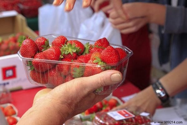 Savings:Shopping for Fruits and Vegetables at the Market. 