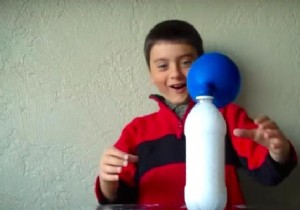 The Magic Trick to Inflate a Balloon with Bicarbonate. Incredible ! 