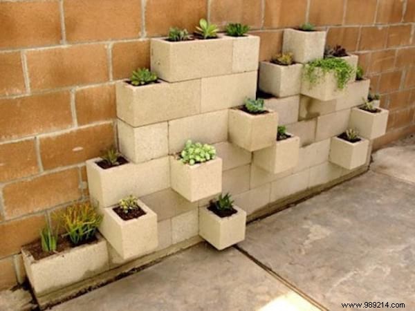 3 Flower Pots 100% Recycled For the First Sunny Days. 