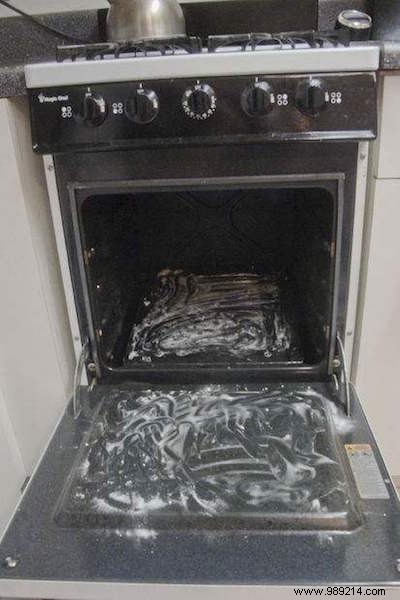 How to Clean Your Oven WITHOUT Using Chemicals. 