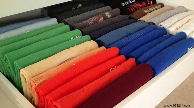 A Clever New Way To Store Your T-Shirts In A Drawer. 