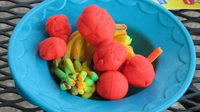 How to Make Homemade Play Dough the Easy Way. 