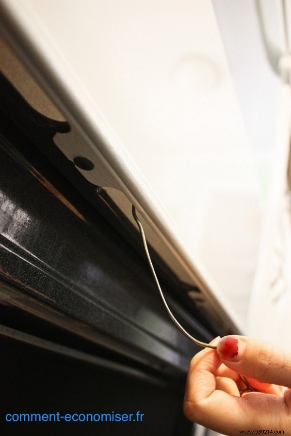 Finally a tip for cleaning between the windows of an oven. 