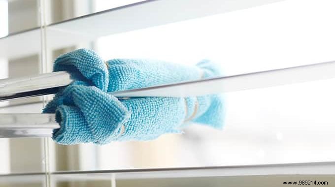 The Easiest Way To Clean The Blinds Of The House. 