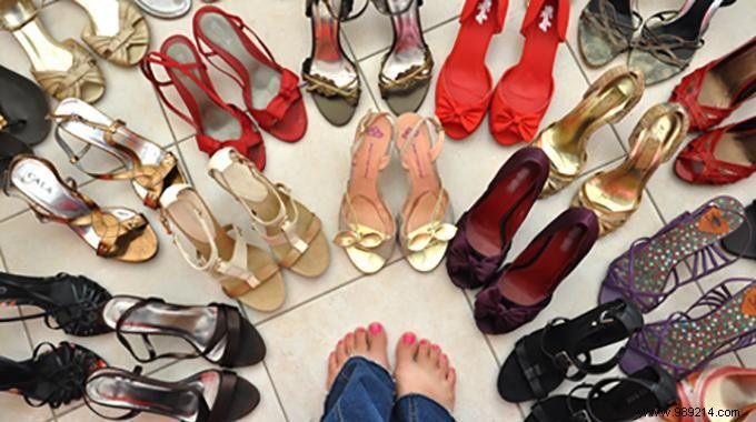 The ingenious trick for those who have a lot of shoes to store. 