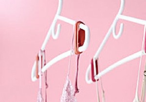 With this trick, your clothes will never fall off the hanger again. 