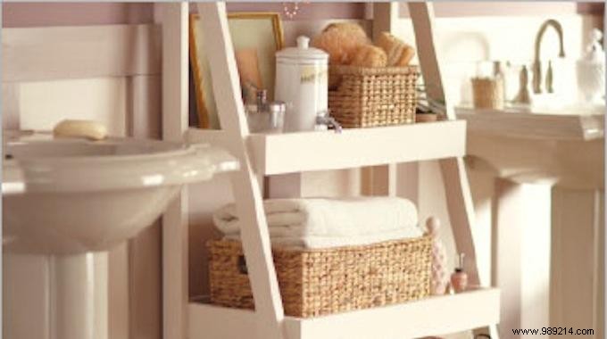 An Original and Inexpensive Shelf For Your Bathroom. 