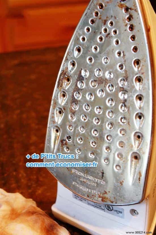 How to Clean an Iron With White Vinegar and Baking Soda. 