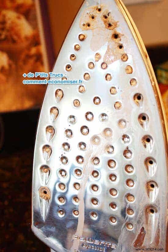 How to Clean an Iron With White Vinegar and Baking Soda. 