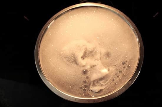 How to EASILY Clean Your Baking Tray with Baking Soda. 