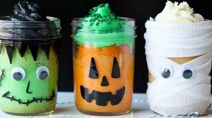 29 Ingenious Ways to Use Glass Jars for Halloween. 