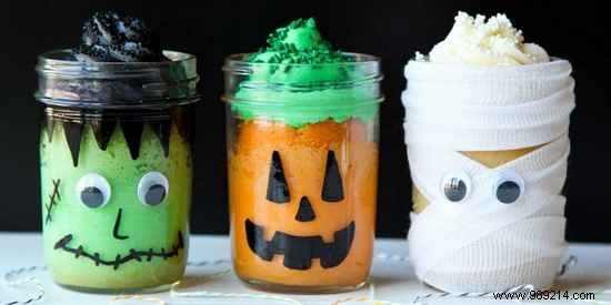 29 Ingenious Ways to Use Glass Jars for Halloween. 