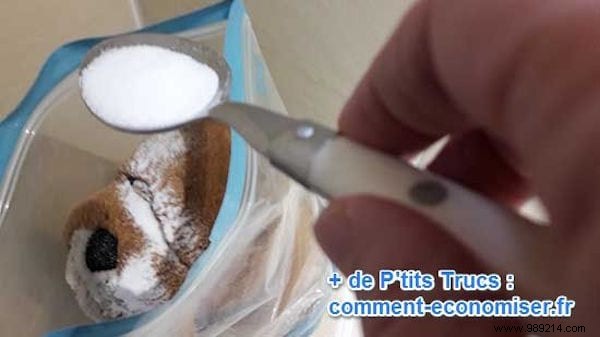 How to clean stuffed animals without water using only baking soda. 