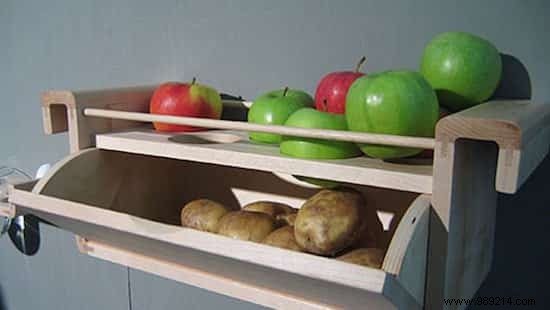 33 Great Tips for Storing Food. No more rotting vegetables in the fridge! 