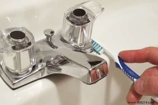 25 Incredible Uses of Old Toothbrushes. 