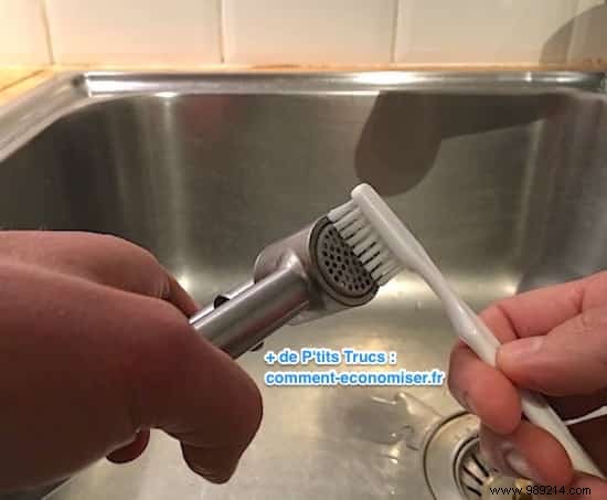 25 Incredible Uses of Old Toothbrushes. 