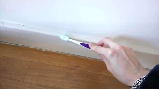 25 Incredible Uses of Old Toothbrushes. 