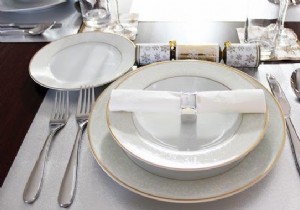 How to Set a Beautiful Table for a Dinner Party? The EASY Picture Guide. 