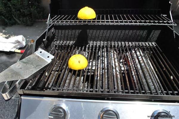 14 Simple and Effective Tips for Cleaning the Barbecue Grill. 