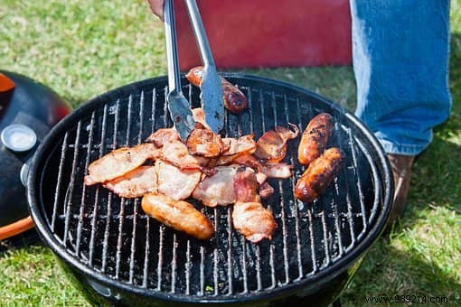 14 Simple and Effective Tips for Cleaning the Barbecue Grill. 