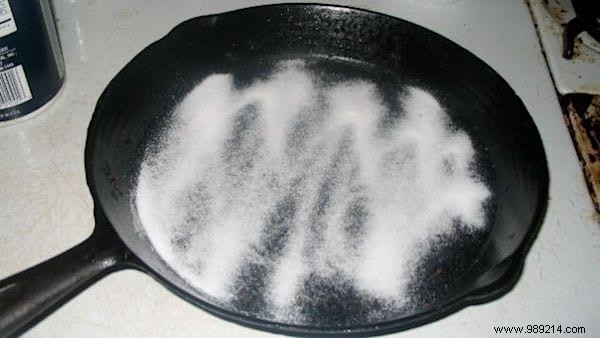 16 Surprising Uses for TABLE SALT. Don t miss #11! 